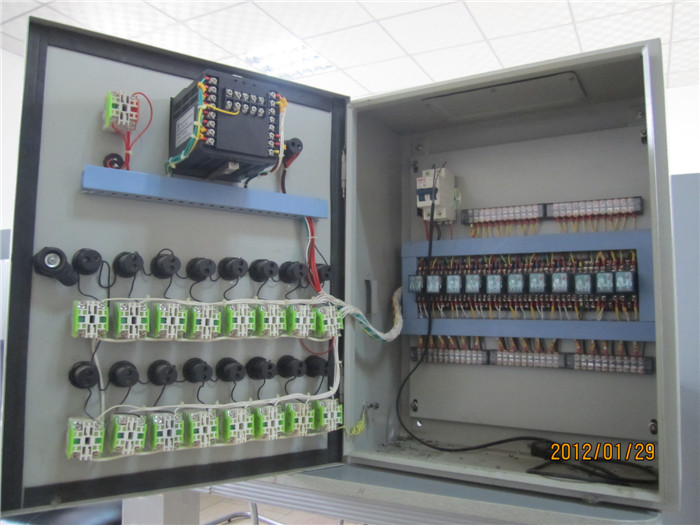 1629770804556457.jpg PLC自動控制箱.jpg
